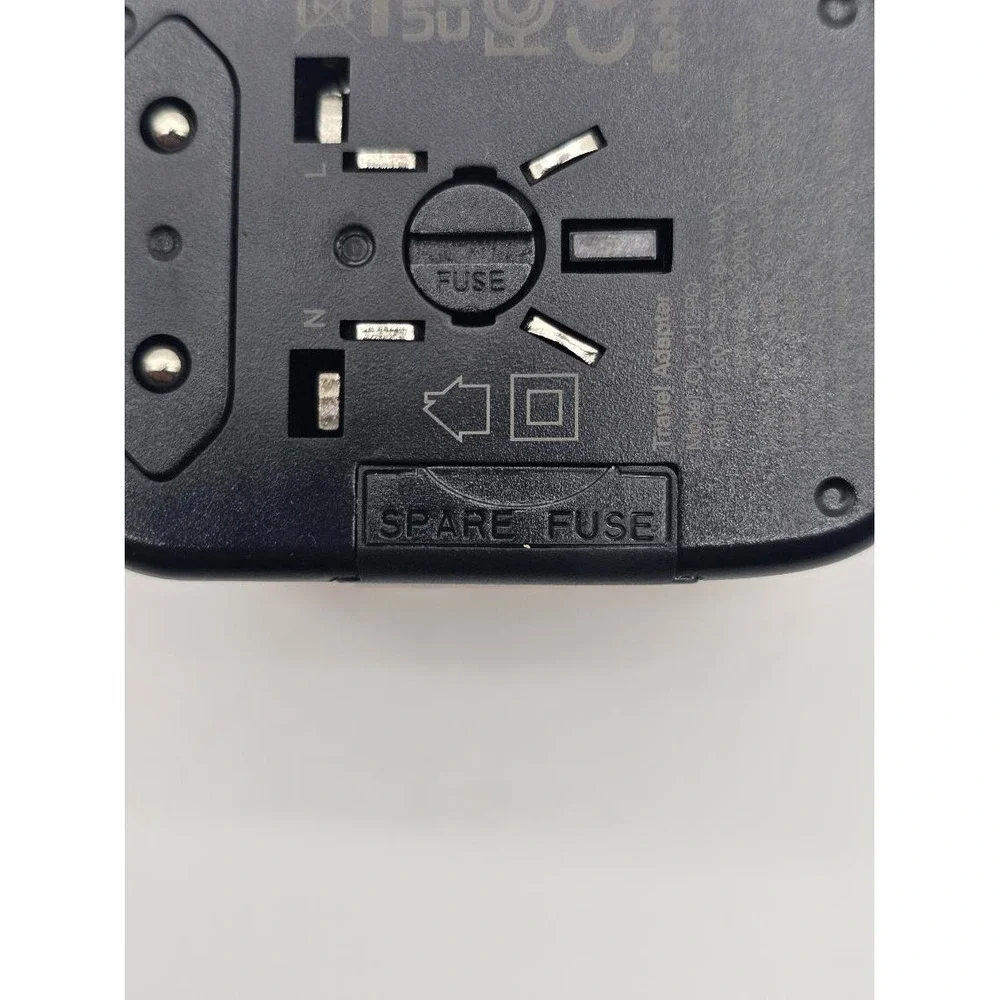 Universal Travel International Plug Adapter Power Outlet Nosanla New the Box